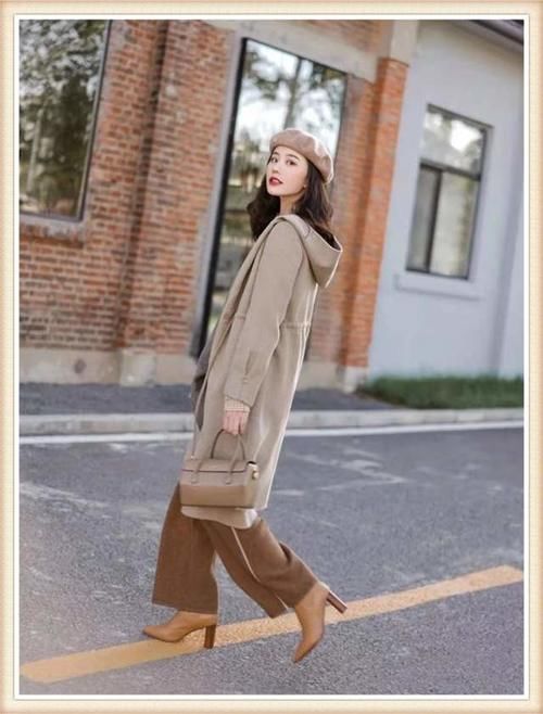 永不过时的“驼色系”,讲究女人必学的穿搭,无论年龄多大都适用