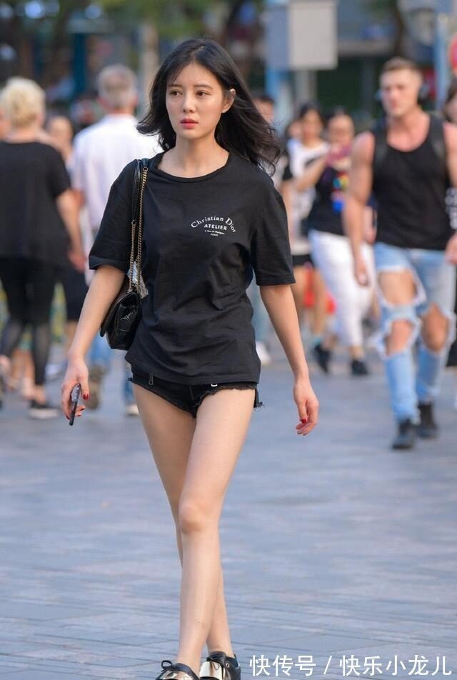 懒人 打底裤是懒人出门快速穿搭服饰,版型风格精致轻柔,特别好看