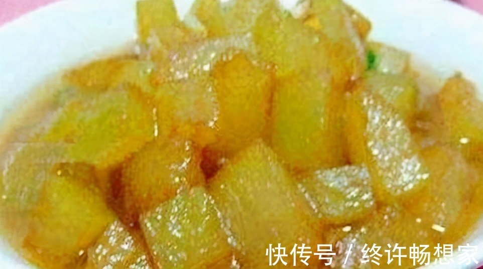 老太|女性不愿老太快,坚持吃三种美食,气色好,美容养颜又瘦身