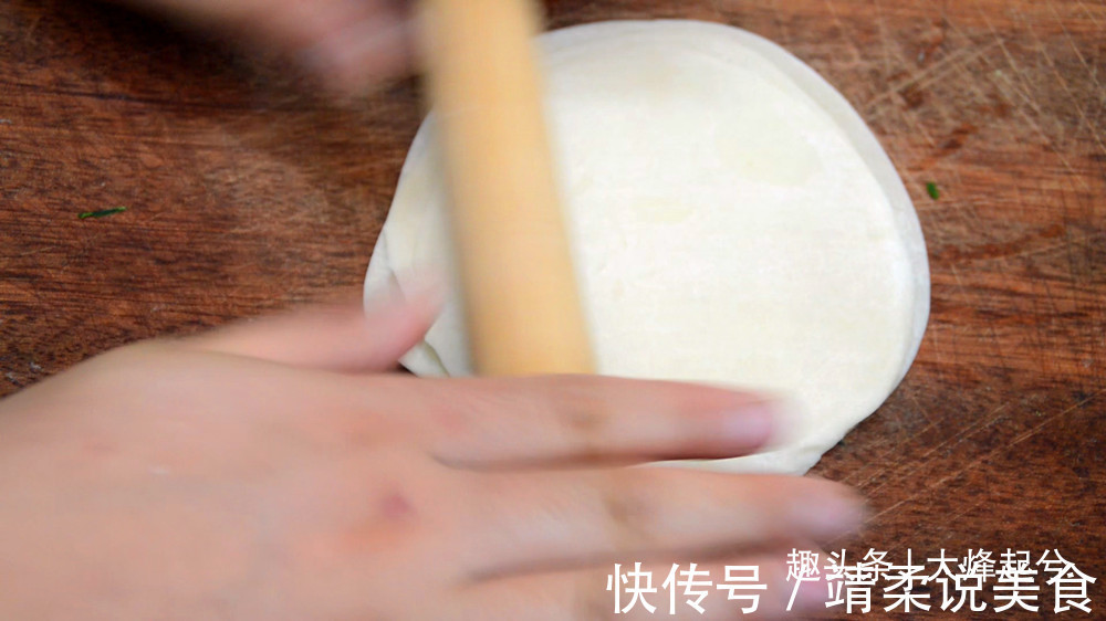 最近丝瓜加韭菜火了，教你一个不外传做法，比红烧肉还好吃