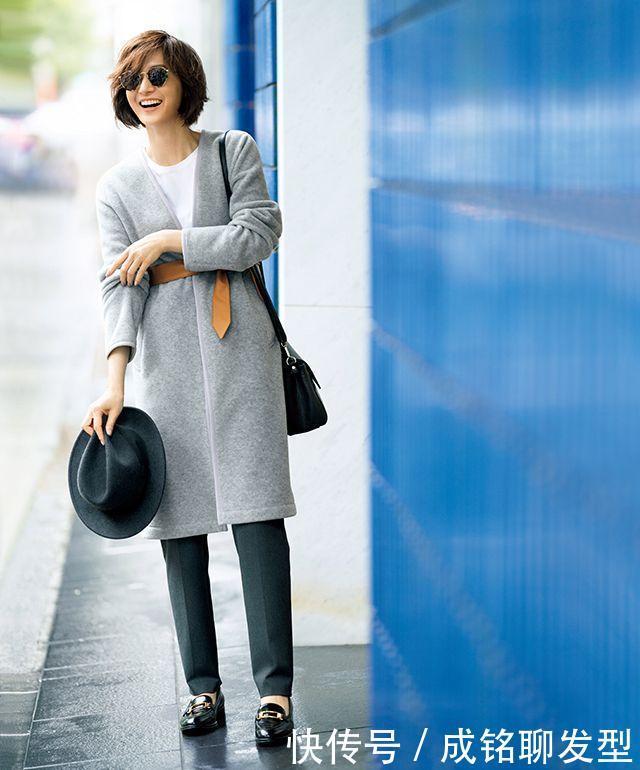 50岁女人怎么穿时尚减龄?这位日本“大妈”知性穿搭,优雅又高级