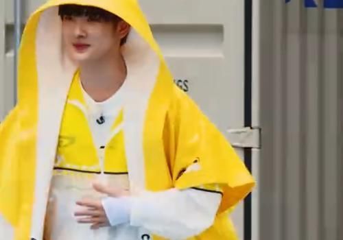 周震南|同样是男团参加《跑男》,周震南和陈立农表现却大不相同,来自前辈的自信