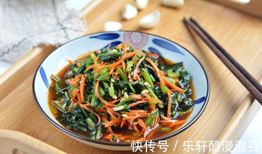 草酸|菠菜别总炒着吃，拌一拌，5分钟就上桌，家人抢着吃