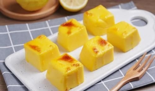 全网最火的牛奶吃法！5种原料4步搞定，比蛋糕好吃100倍，家有孩子快收藏！