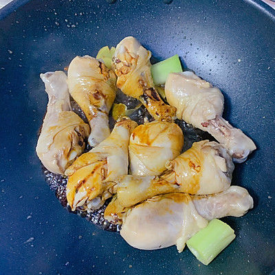 零厨艺也能做 孩子也爱吃的红烧鸡腿