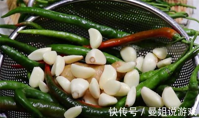 教你青辣椒的正确腌制方法，香辣好吃又下饭，做法超简单