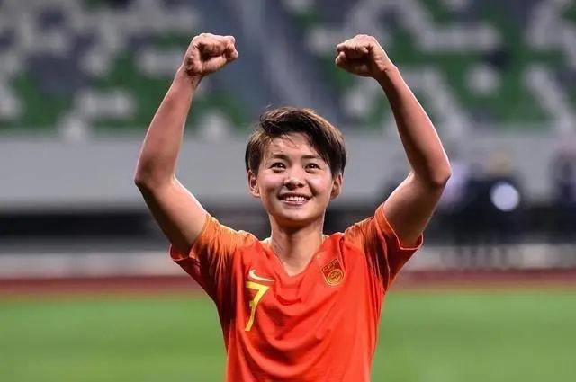 fif深夜0点,中国女足传来好消息:王霜做出难得决定,球迷齐声点赞