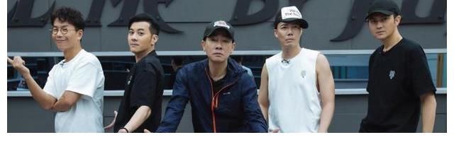 陈小春签约直播带货，4场仅挣5000元，退41万元出场费