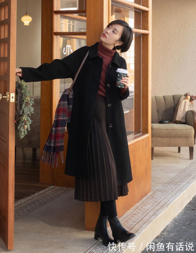 穿搭|女人50岁后别穿这3种鞋了,不好搭配还显廉价,换成另外3种更时髦