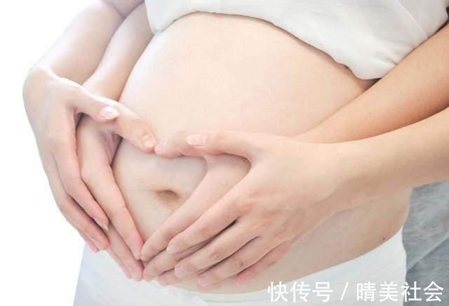 羊水|孕妈吃饭时,胎儿在干嘛呢?看完答案后,网友:太可爱了