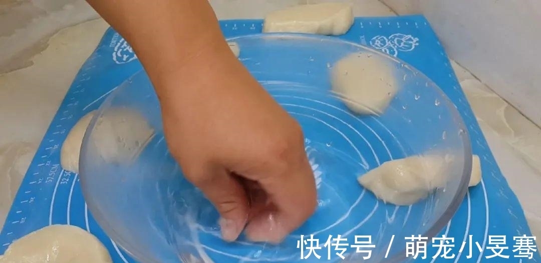 面团|糯米粉这样做才简单,加半碗红豆,软糯又香甜,比吃蛋糕还舒服