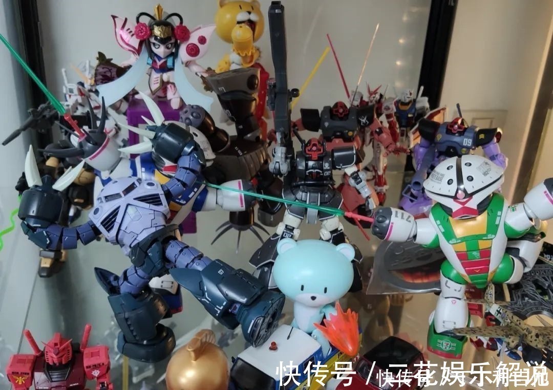 模型秀|高达模型秀5年胶佬的柜子是啥子模样熊霸开会!