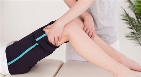 大蒜|一瓣大蒜顶10贴膏药，治疗膝盖疼效果惊人，家有膝盖疼的要存!