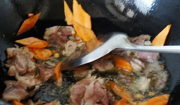 胡椒|女人常吃这碱性菜,大肚子变小,皮肤更白皙,头发越来越乌黑亮丽