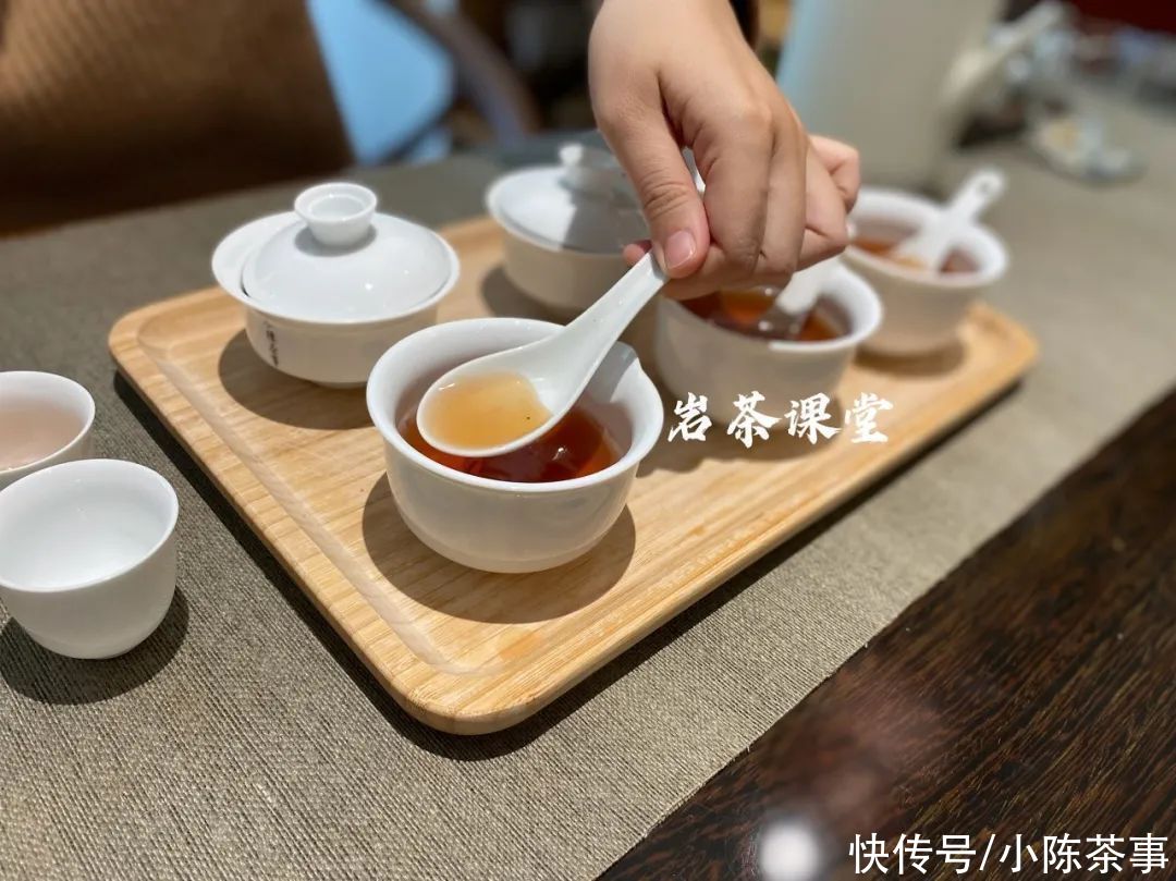 到手的岩茶,是马上喝?还是先放放再喝?一篇文章告诉你正确答案
