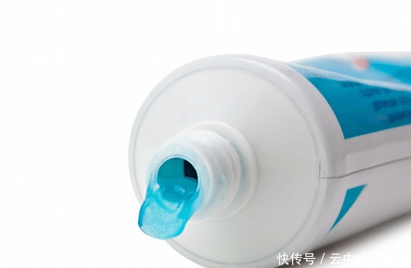 家里的金属首饰黑了，需要去店里面清洗吗在家清理一下吧