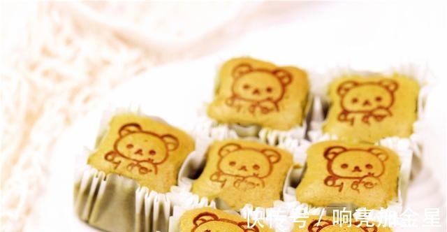 教你不开裂不塌陷，水光肌古早抹茶纸杯蛋糕，步骤详细一学就会！