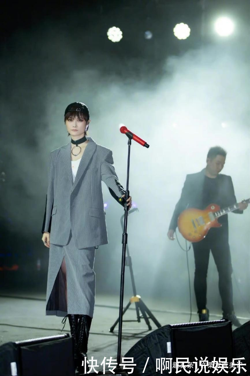 女人不管穿啥,建议少挑这3种“颜色”,显老没气质,被人说邋遢