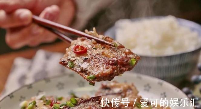 带鱼别只会干炸了，教您一个好吃做法，肉质细嫩鲜香无腥，快来学