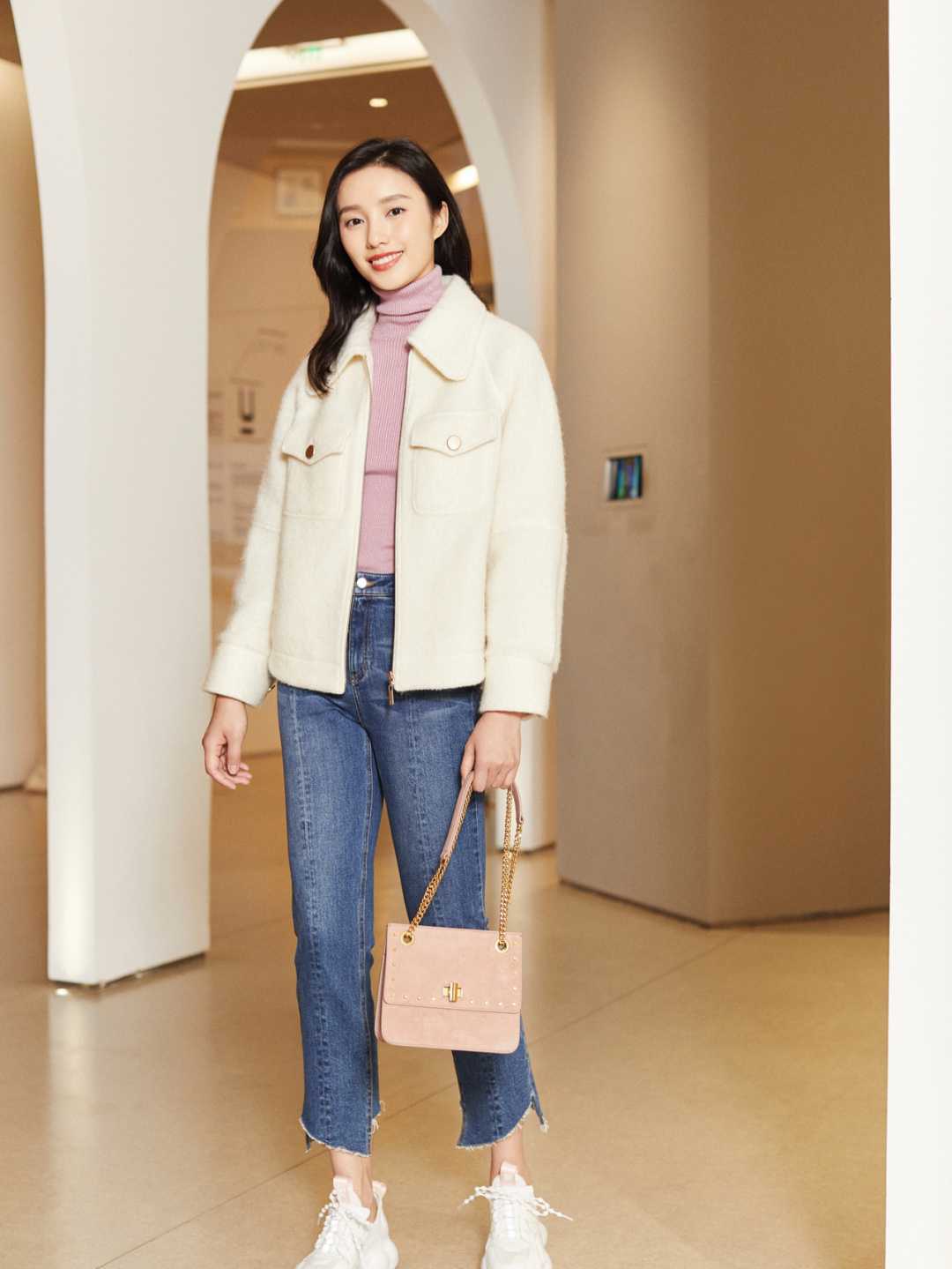 小姐姐|~小王~长款大衣太容易撞衫了怎么办?别怕,用短款毛呢代替它也可以很美