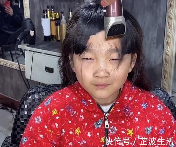 气质|小学生换了款公主切发型后,气质居然意外变成熟了,网友:长大了不得了