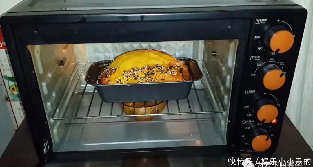 冬天面包别出去买了，教你这么做，松软香甜还营养，小朋友都喜欢