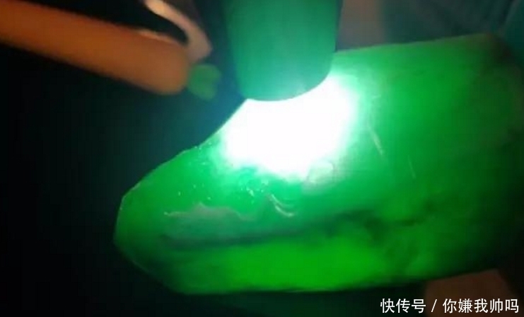 绿色|这样的奇石看到后真的好惊艳啊!