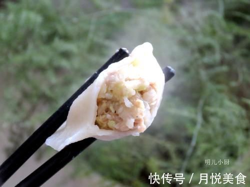 冬天吃饺子，这馅最经典，皮薄馅大汤汁四溢，咬一口鲜香美味