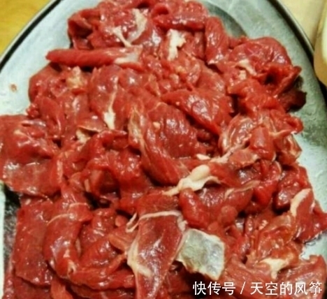 做牛肉时，有人焯水有人直接炒，大厨：都错了，难怪不好吃