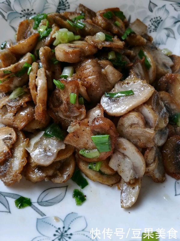 超级简单的黑椒香煎白菇，赶快get起来