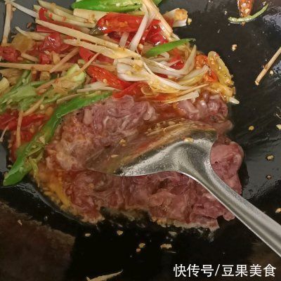  没停|这道鸭肉新吃法爆炒鸭肉丝一上桌，我的筷子就没停过