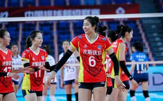 球迷们|22扣15中轰下17分!女排老将生死战力挽狂澜,主攻线杀出强力奇兵
