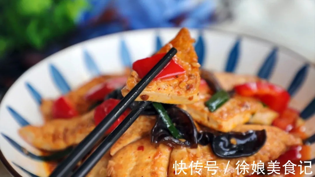 虎皮豆腐最好吃的做法，无需油炸简单易做，鲜香脆嫩，米饭不够吃