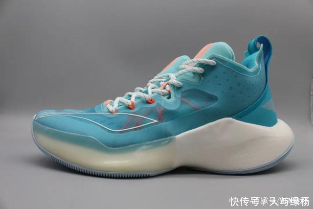 球鞋|换汤不换药还是大有改进这双300块的国产球鞋你会喜欢吗