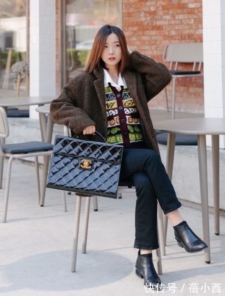 时尚度 冬季通勤怎么穿?既不能太严肃也不能太装嫩,用西装凹造型会更美