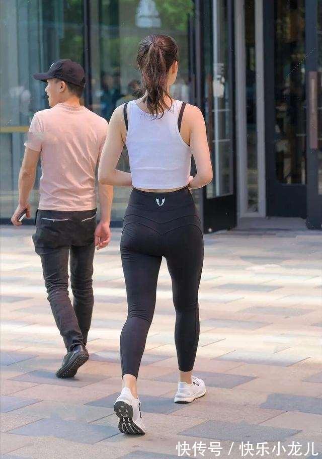 针织裙 凹凸感十足的打底裤,搭配风格要追求别具一格,时尚过人