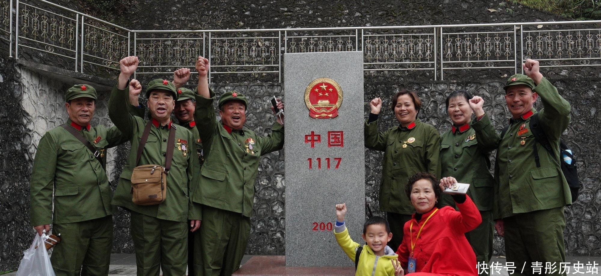 自卫|对越自卫反击战纪念图集：参战老兵重回友谊关，忆往昔峥嵘岁月