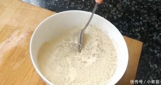  玉米面|玉米面最新做法，简单卷一卷，再上锅蒸一下，做好比面包还好吃！