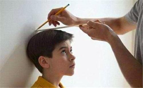 小洁|这个月是孩子长个的“黄金期”,家长若把握住了,不愁娃长不高!