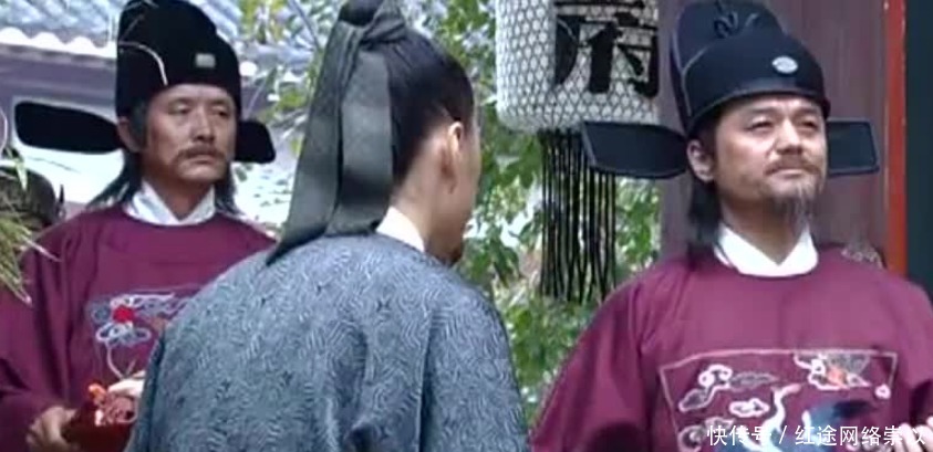 免死|皇帝要处死大臣，大臣：我有免死金牌，皇帝：你看反面写了啥