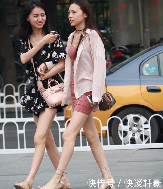 黑色小香风连衣裙,前面排扣设计,淑女感十足