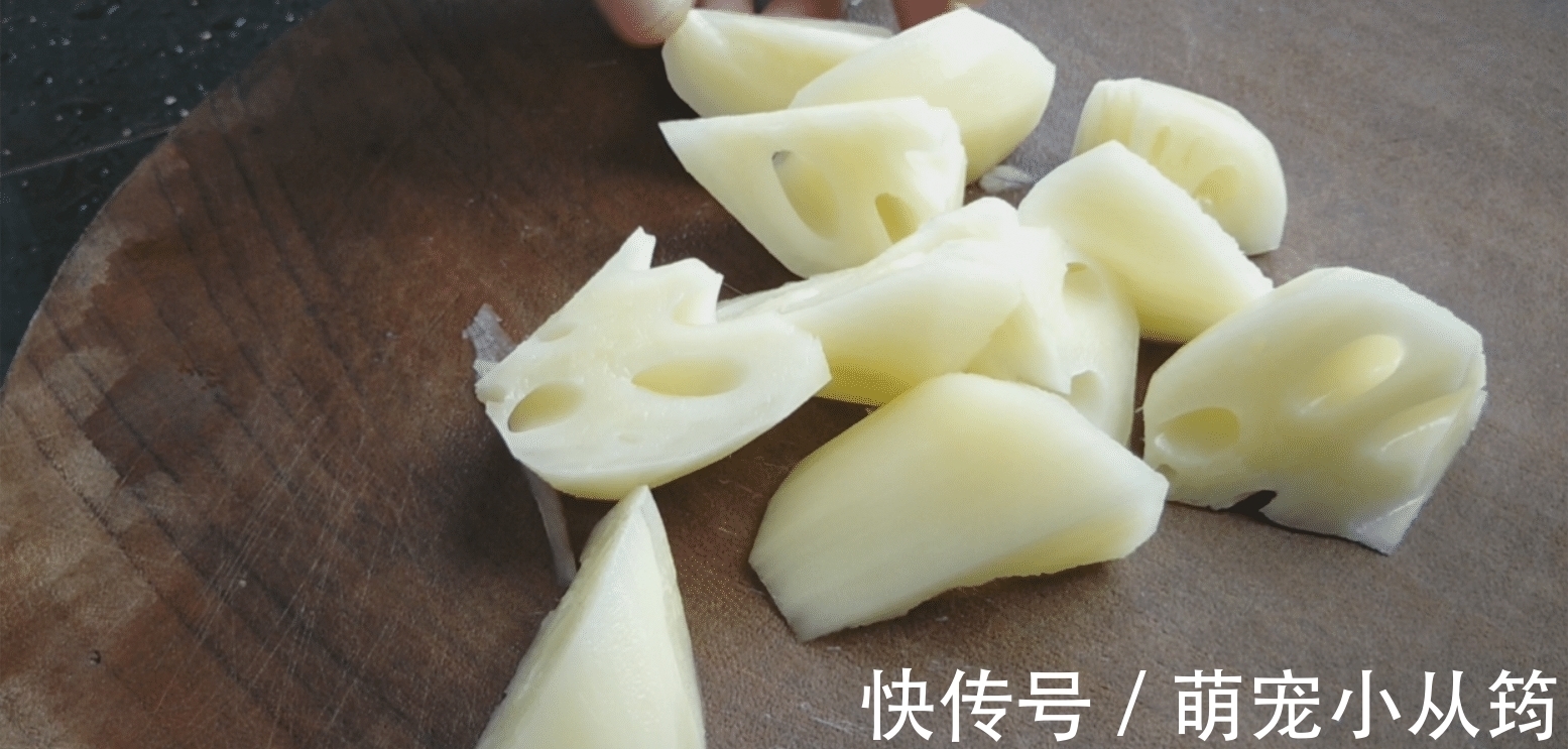 猪脚汤怎样煲好喝?告诉你配料与做法,掌握好这3点,汤美肉香