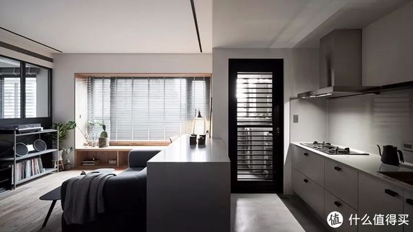 小空间|生活艺术家 篇二十八：成都夫妻的45㎡婚房火了，坚持一体式布局，却有藏不住的高级感