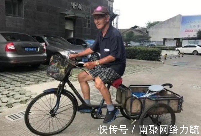 艺术性|他苦练书法6年,称能从书法中获得平静,专家:毫无艺术性