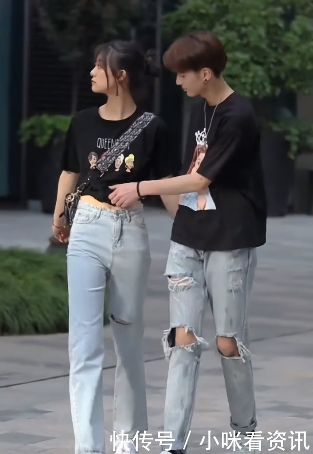 这对情侣真“潮”,裤子两人换着穿,同款长腿省钱省事又省心!