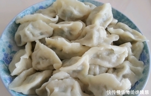 韭菜饺子馅最忌加这“2样”,10人有8个错,难怪饺子不鲜不香