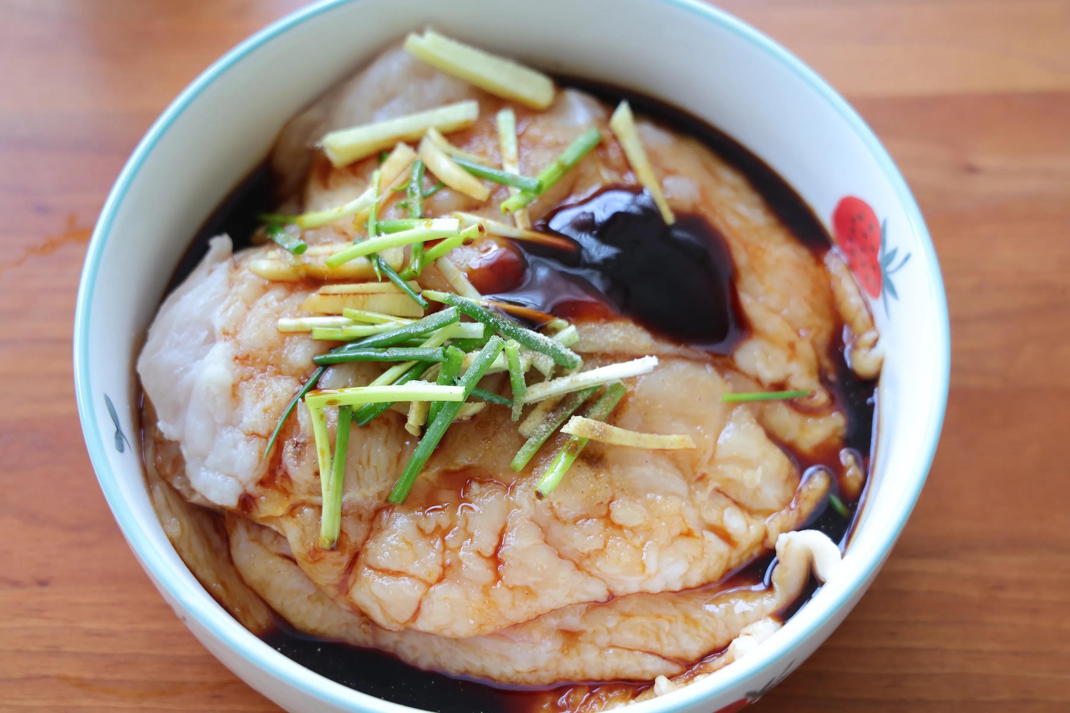 几元的鸡胸肉,简单做下,上桌成了抢手菜,外皮酥脆里面软嫩好吃