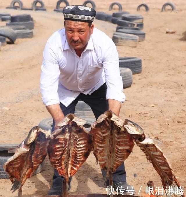 烤串|老板请吃烧烤20个人点4串被指太抠门!烤串端上桌后所有人傻眼!