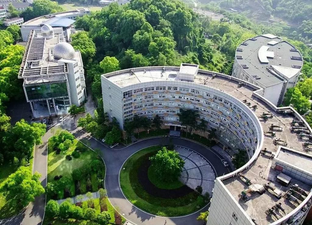 师范大学|全国面积最大的211大学，宛如一座森林公园，同校也能谈异地恋