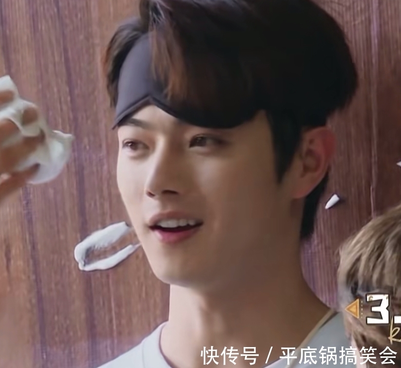 跑男9|跑男9的游戲引熱議,張哲瀚糊著泡沫呼吸,王嘉爾更是高空蕩秋千